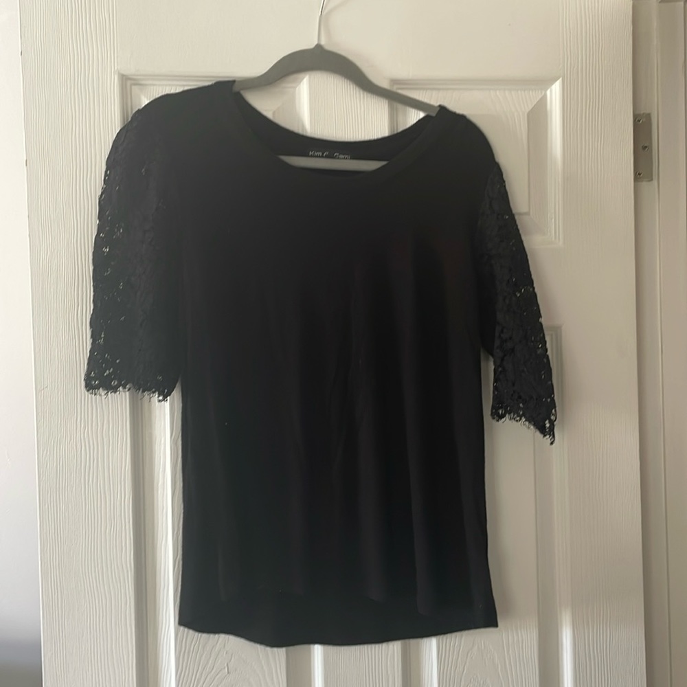 Black 3/4 lace top